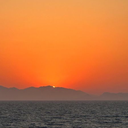 Melita Downtown Seaview Lägenhet Rhodes City Exteriör bild